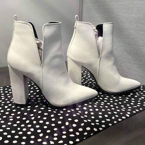 White leather boot - Picture 4 of 6